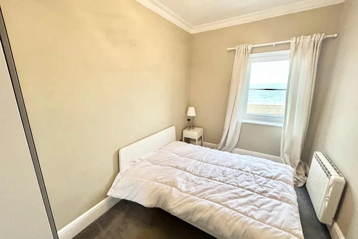 Flat South Parade in Portsmouth