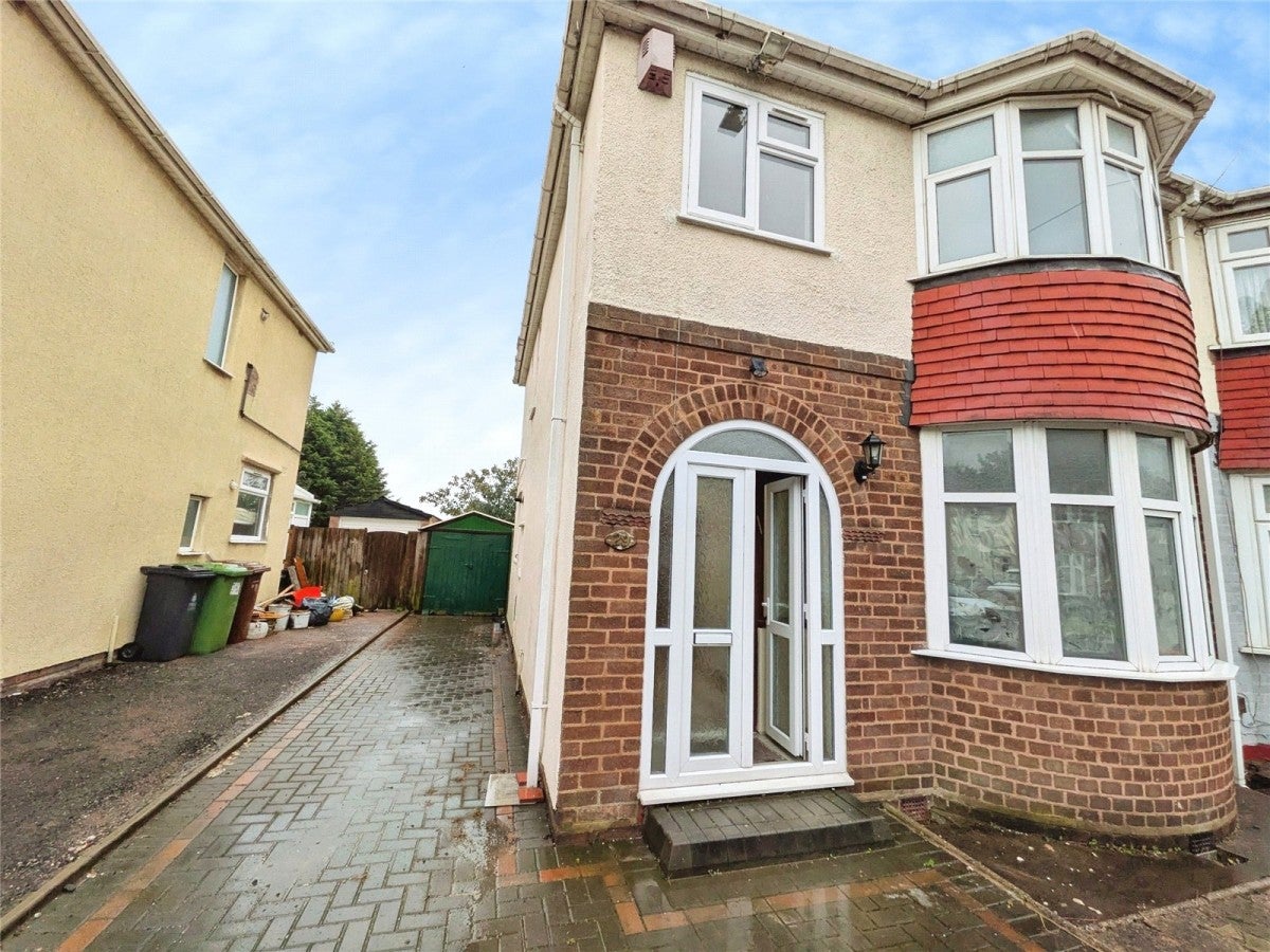 House Victory Avenue in Darlaston