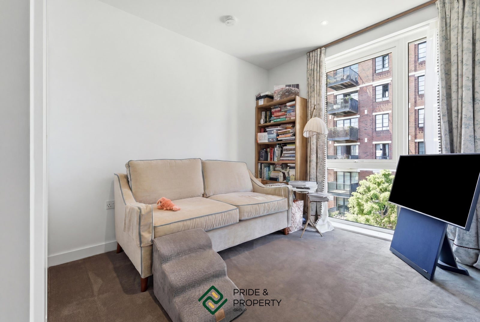 Flat Orchard Place in Greater London