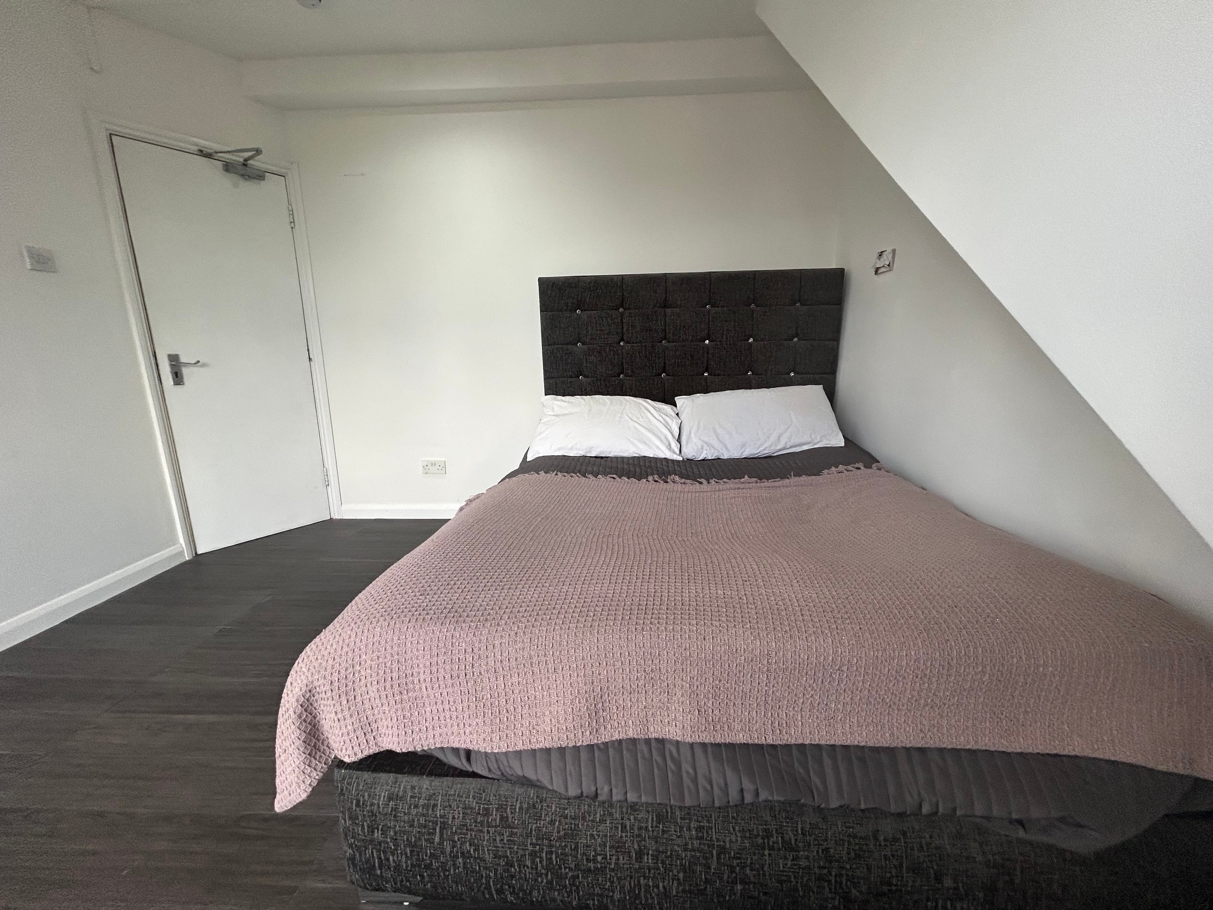 Room Windsor Road in Greater London