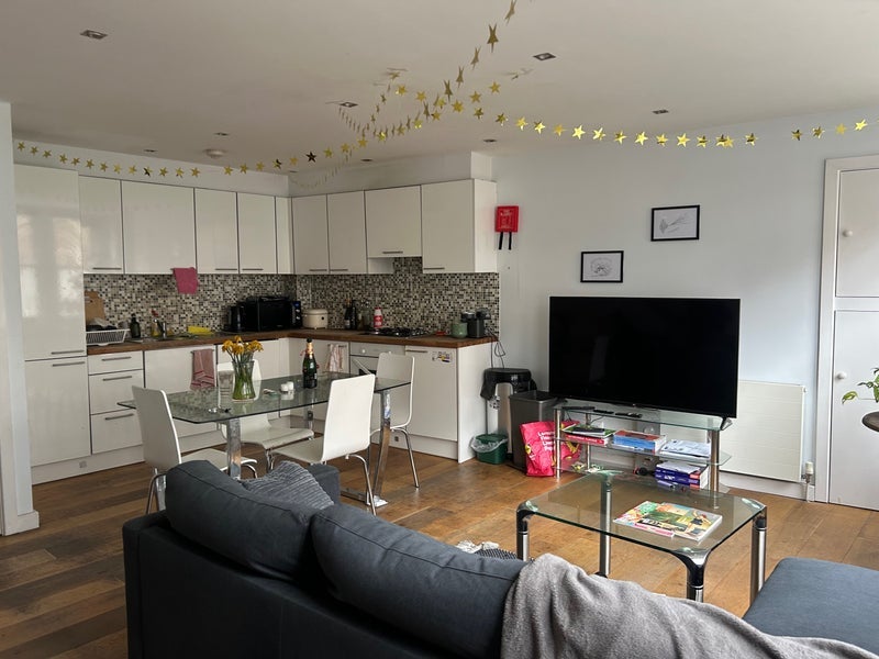 Room Hackney Road in Greater London