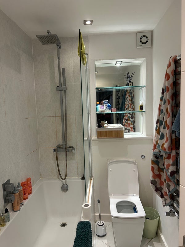 Room Hackney Road in Greater London