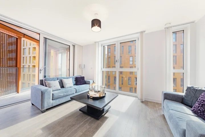 Flat Telcon Way in Greater London