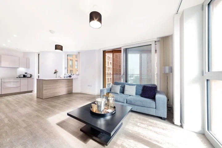 Flat Telcon Way in Greater London