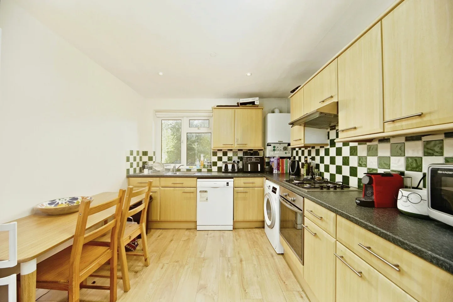 Flat Earlsfield Road in Greater London