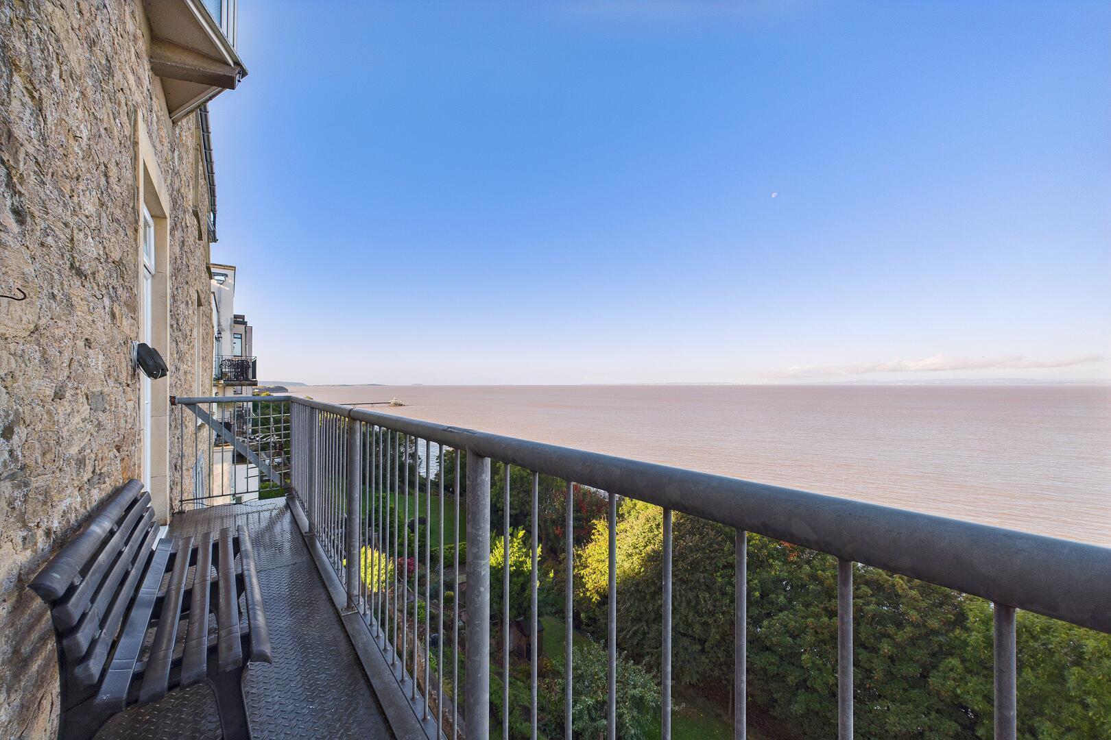 Flat Central Way in Clevedon