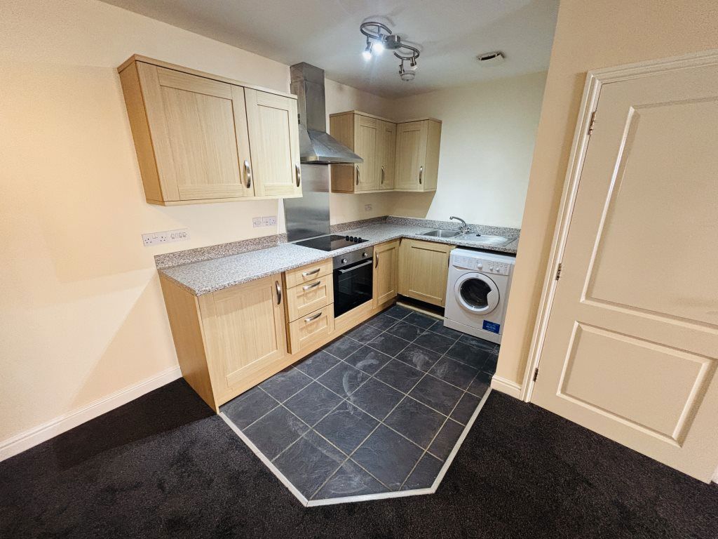 Flat South Terrace in Witham Town