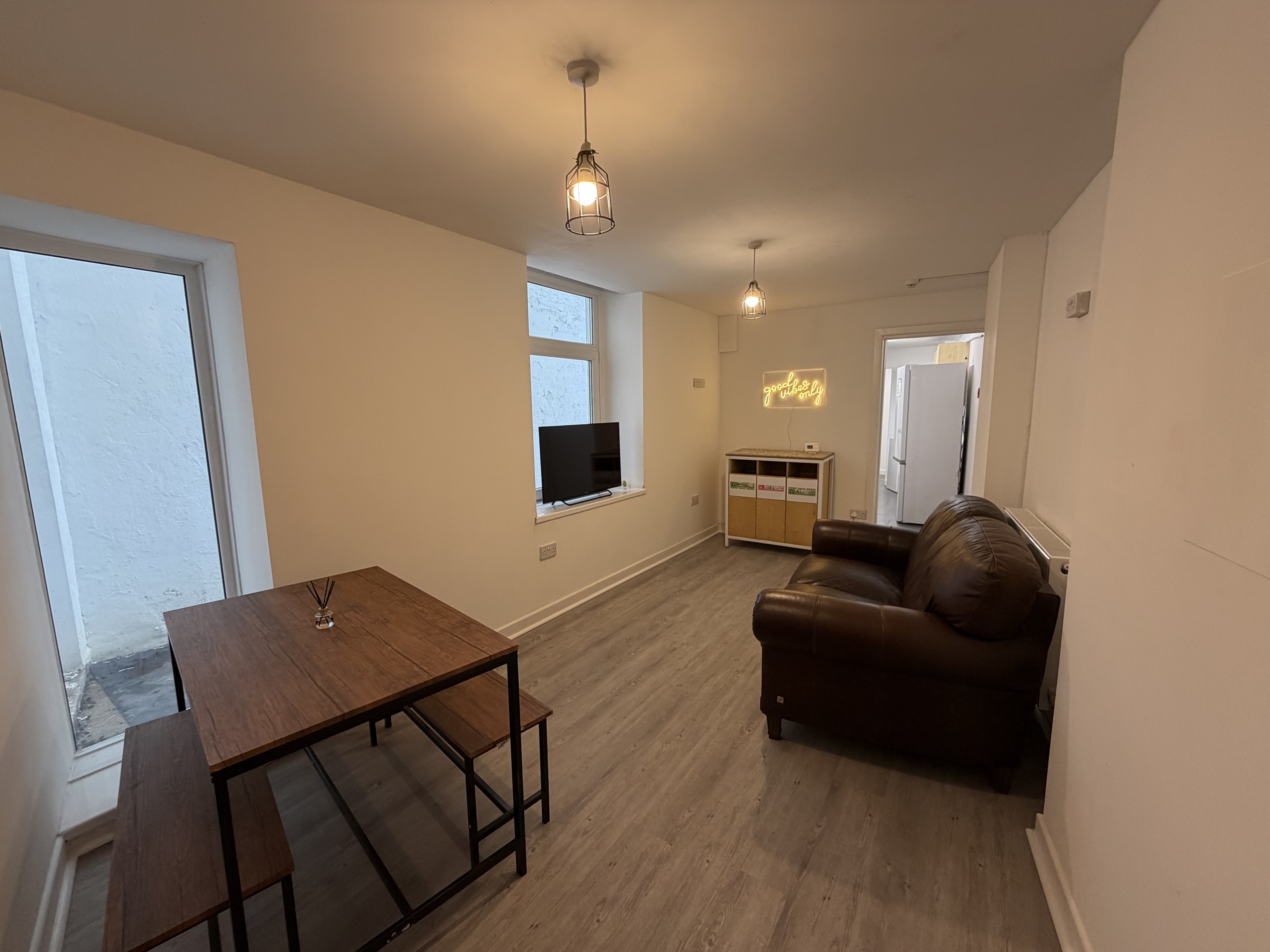 Flat Oystermouth Road in Swansea