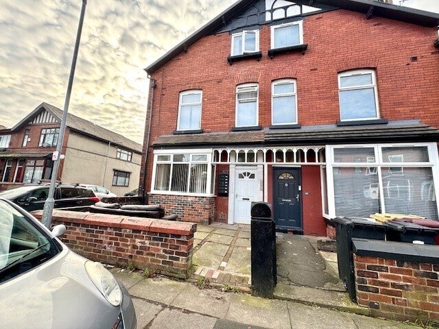 Flat Hilden Street in Bolton