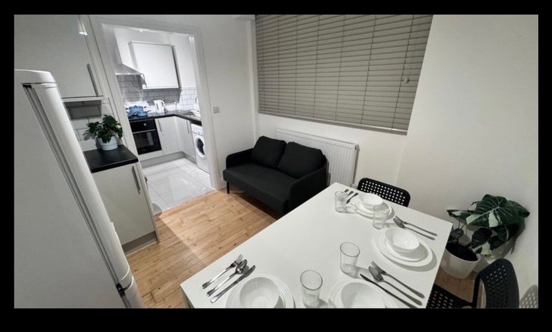 Room Lorrimore Square in Greater London