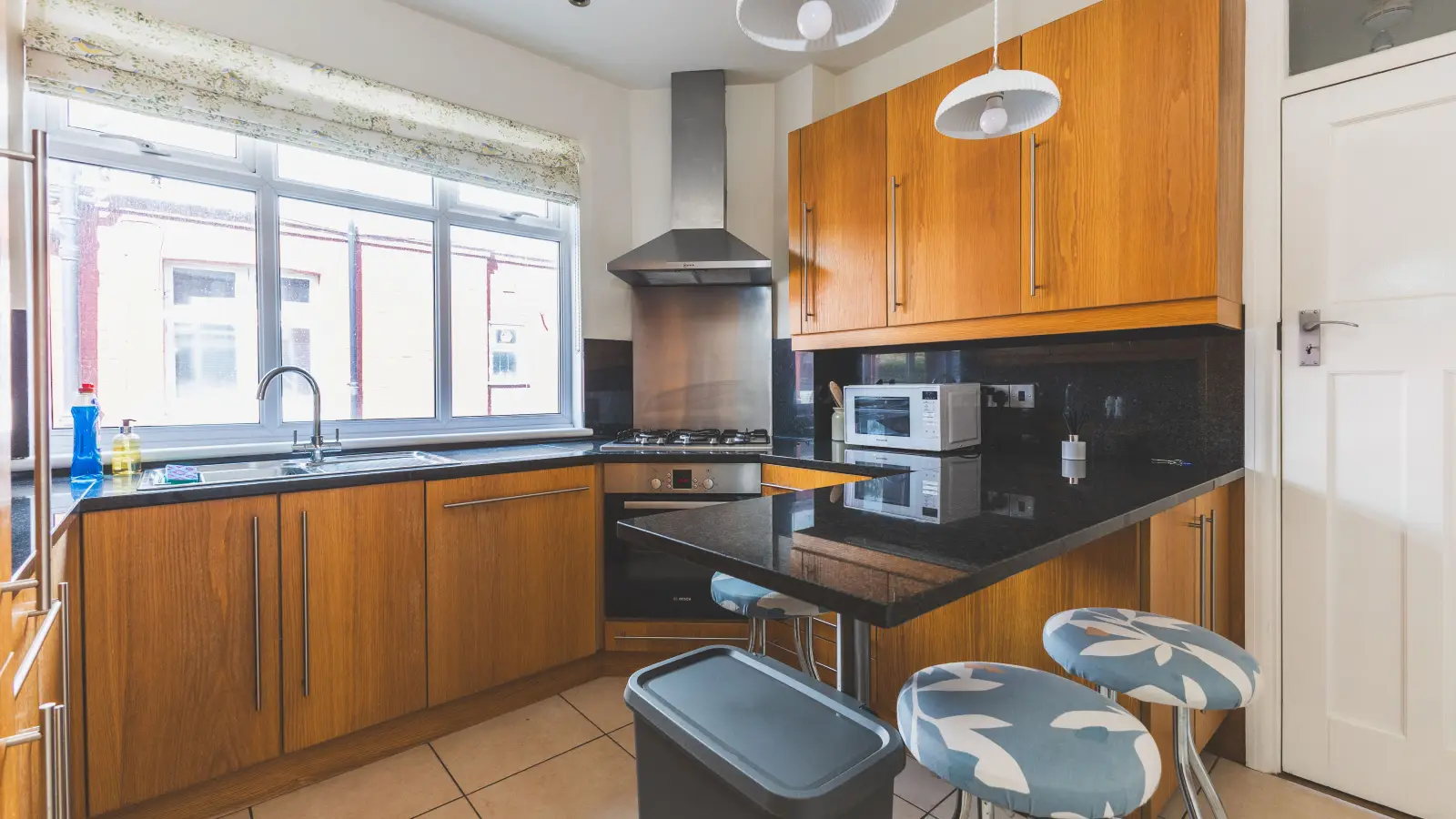 Flat Curzon Crescent in Greater London