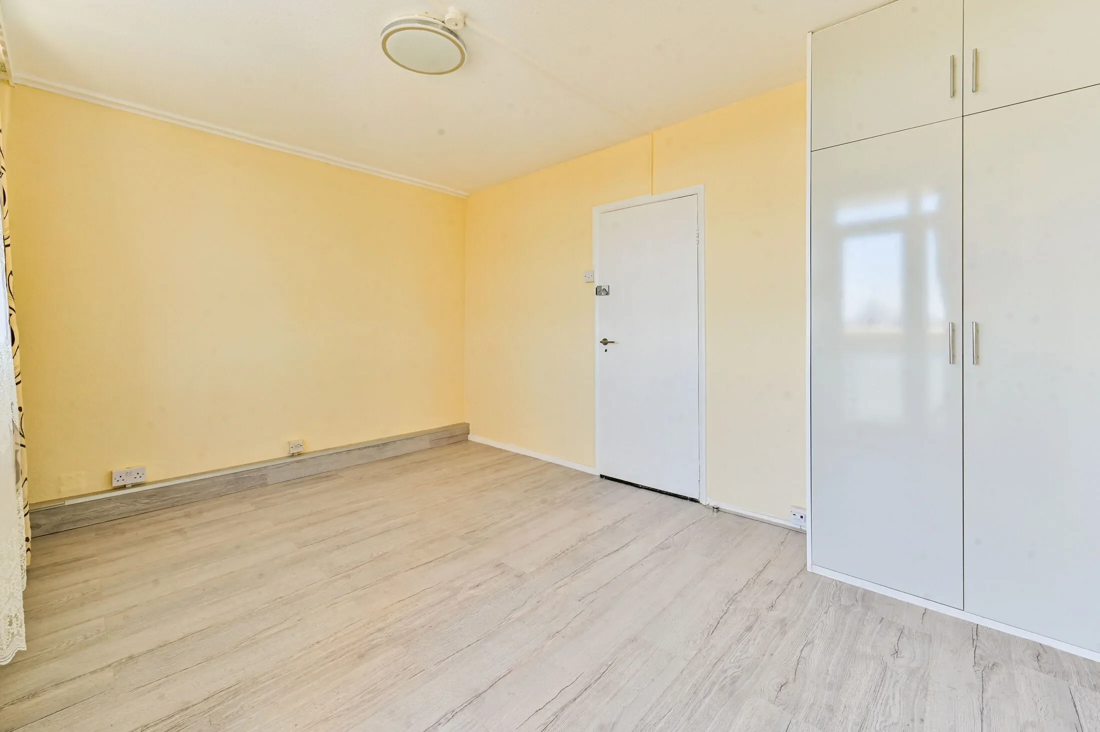 Flat Jervis Road in Greater London