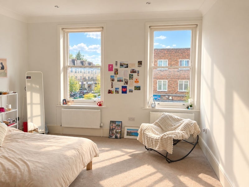 Room Park Hall Road in Greater London