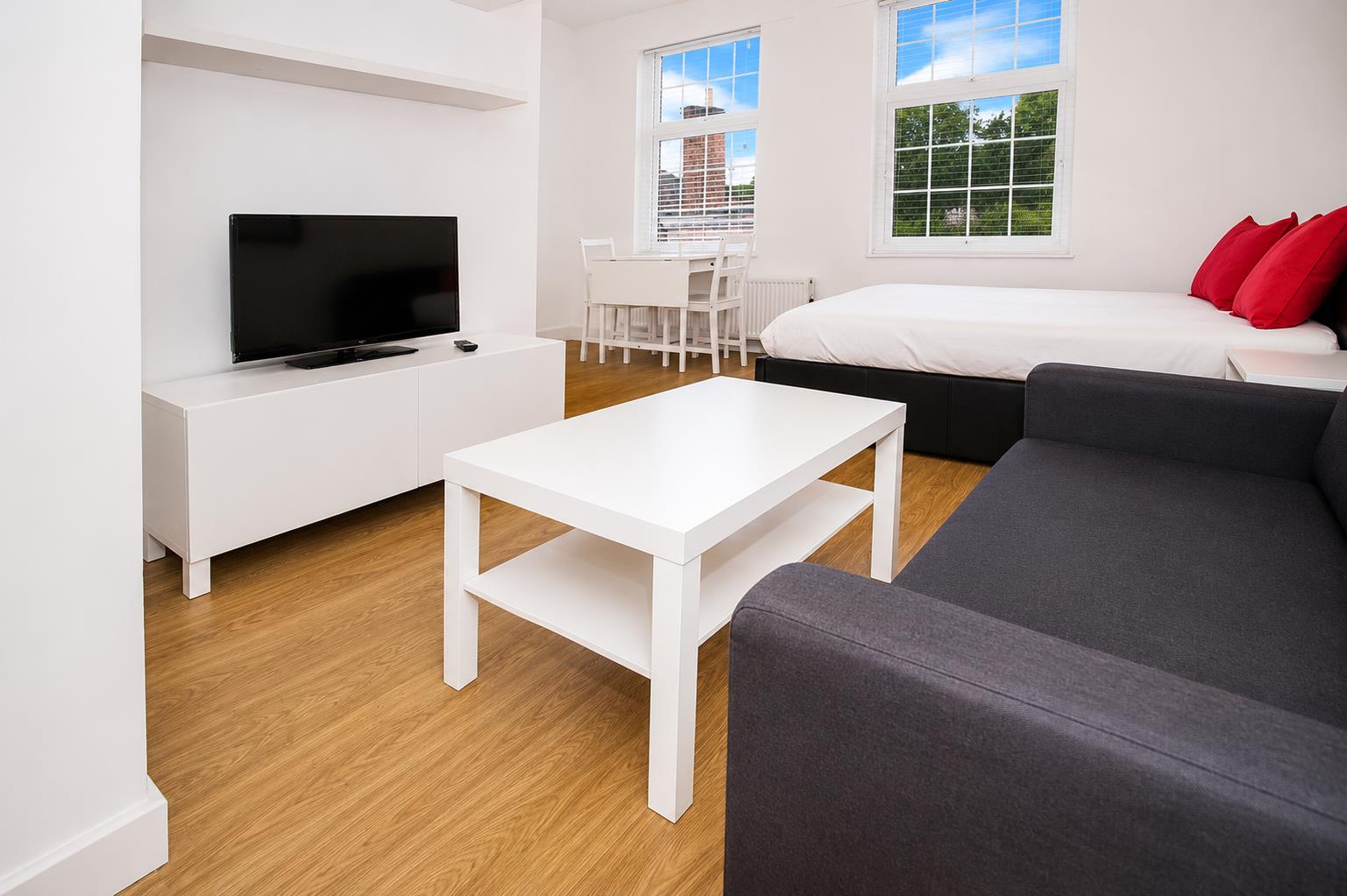 Flat Queensway in Dacorum