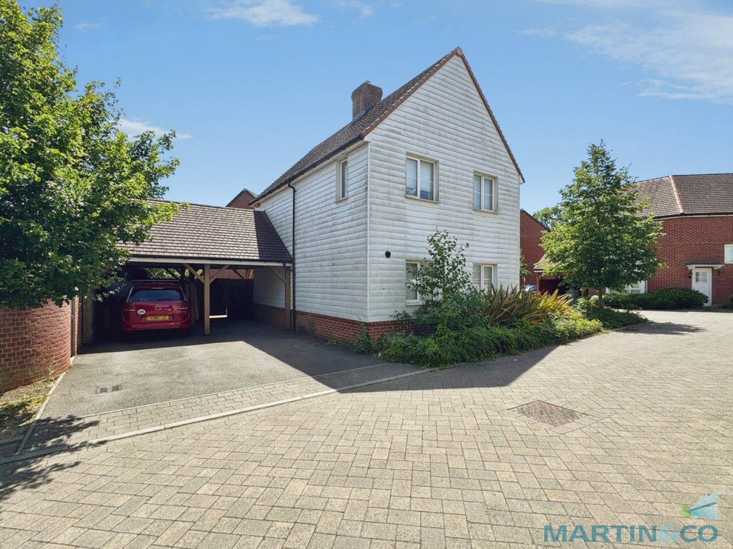 House Sir Henry Brackenbury Road in Ashford