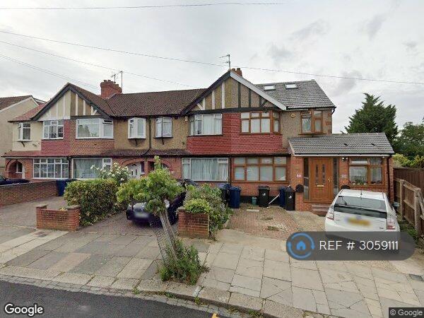 House Malden Avenue in Greater London