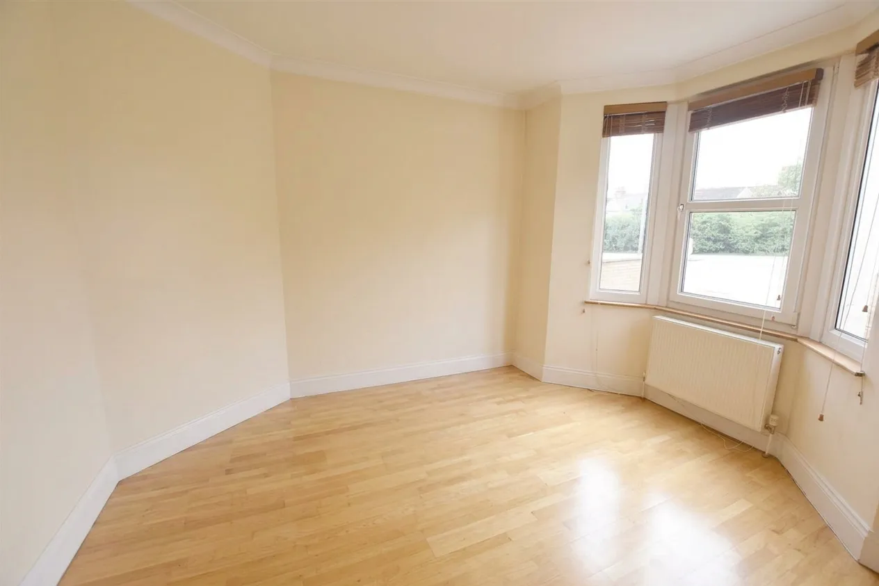 House Squires Lane in Greater London