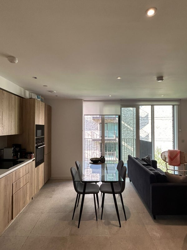 Flat Sidney Street in Greater London