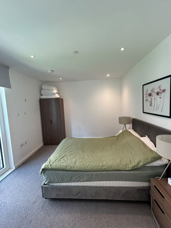 Flat Sidney Street in Greater London