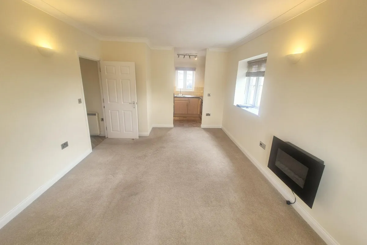 Flat Paulls Close in Martock