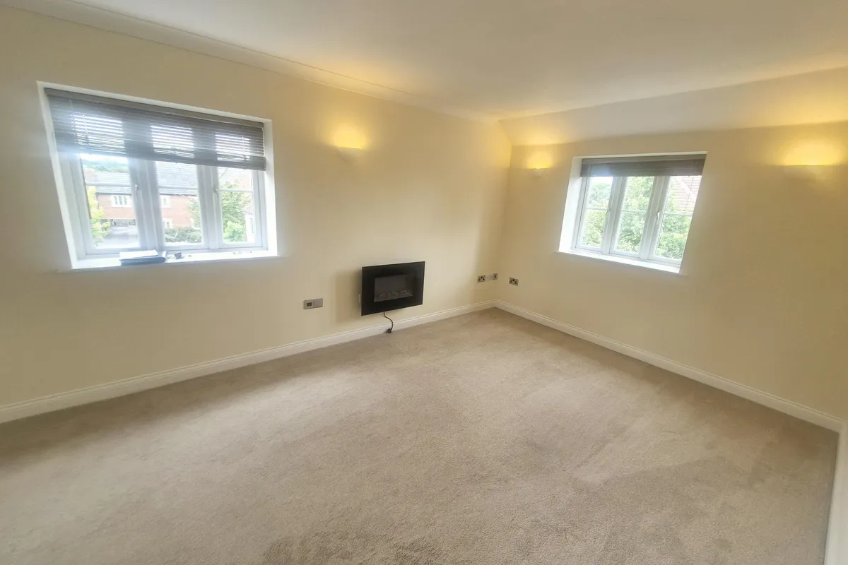 Flat Paulls Close in Martock