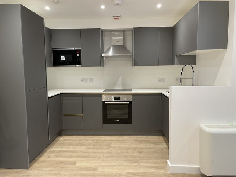 Flat Balham High Road in Greater London