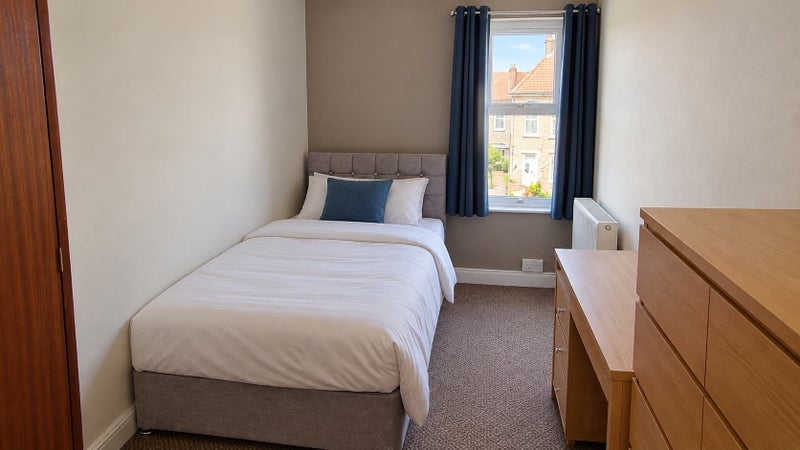 Room Doone Road in Bristol