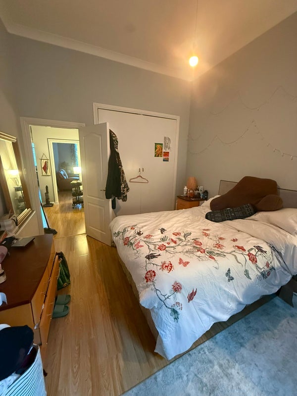 Room Willowbank Crescent in Glasgow
