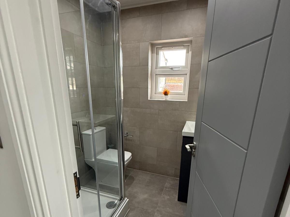 Flat Maplehurst Close in Greater London