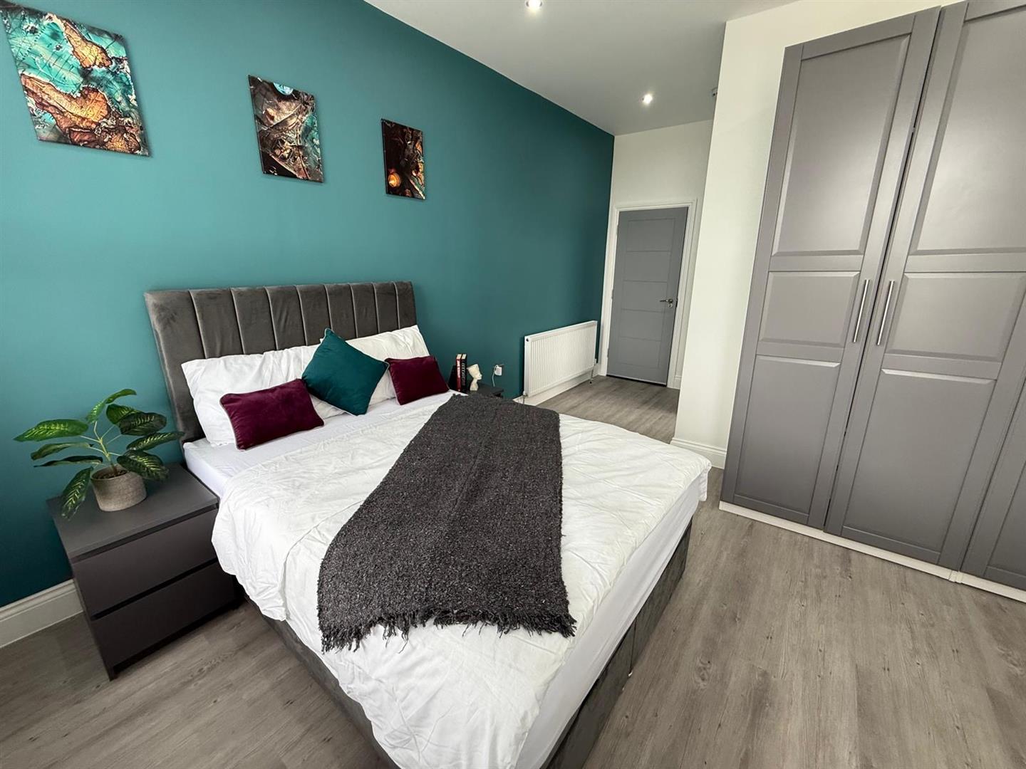 Flat Maplehurst Close in Greater London