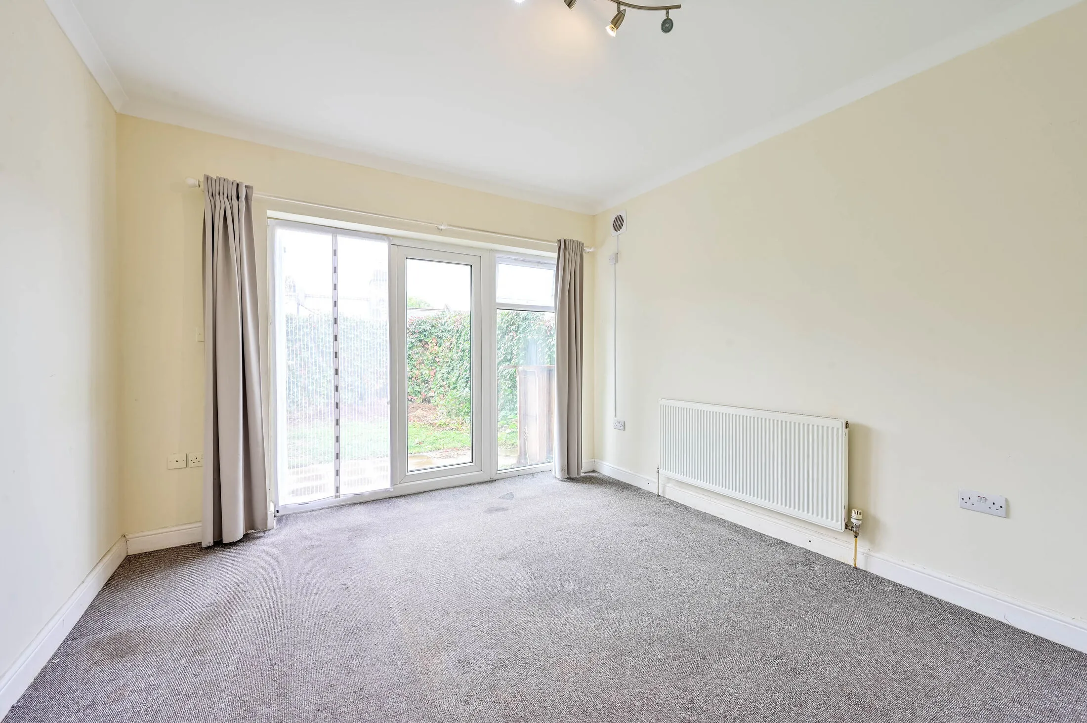 Flat Roehampton High Street in Greater London