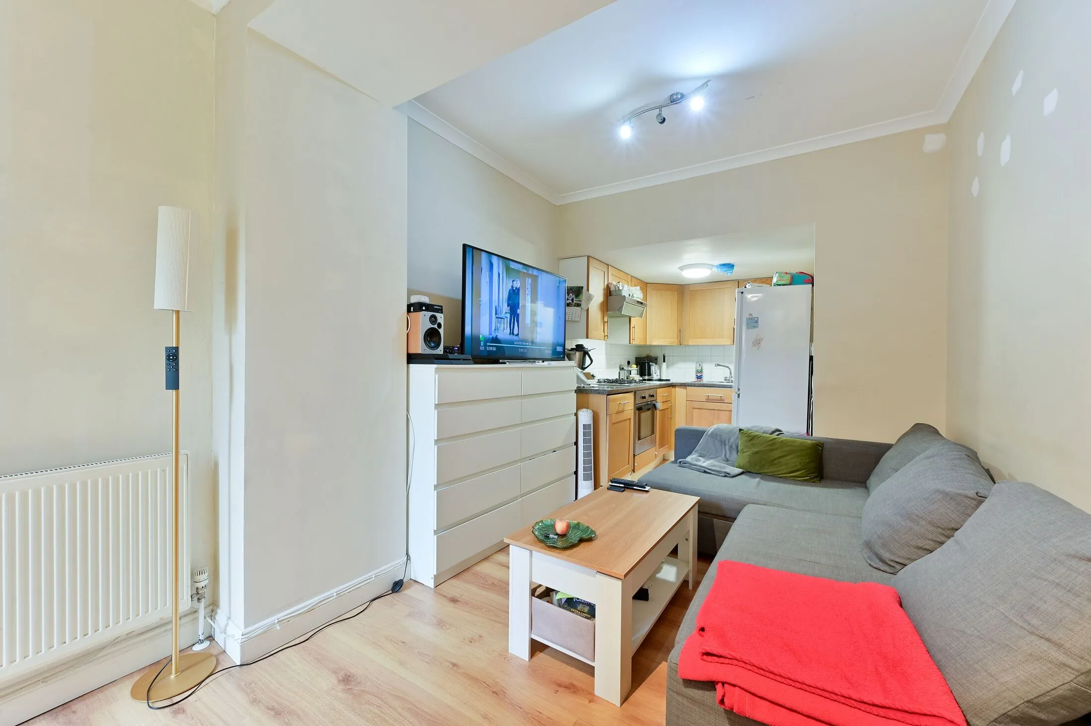 Flat Roehampton High Street in Greater London