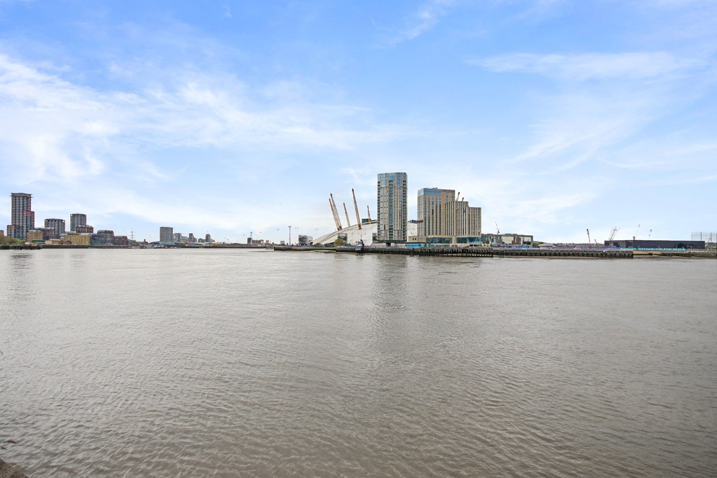 Flat Fairmont Avenue in Greater London