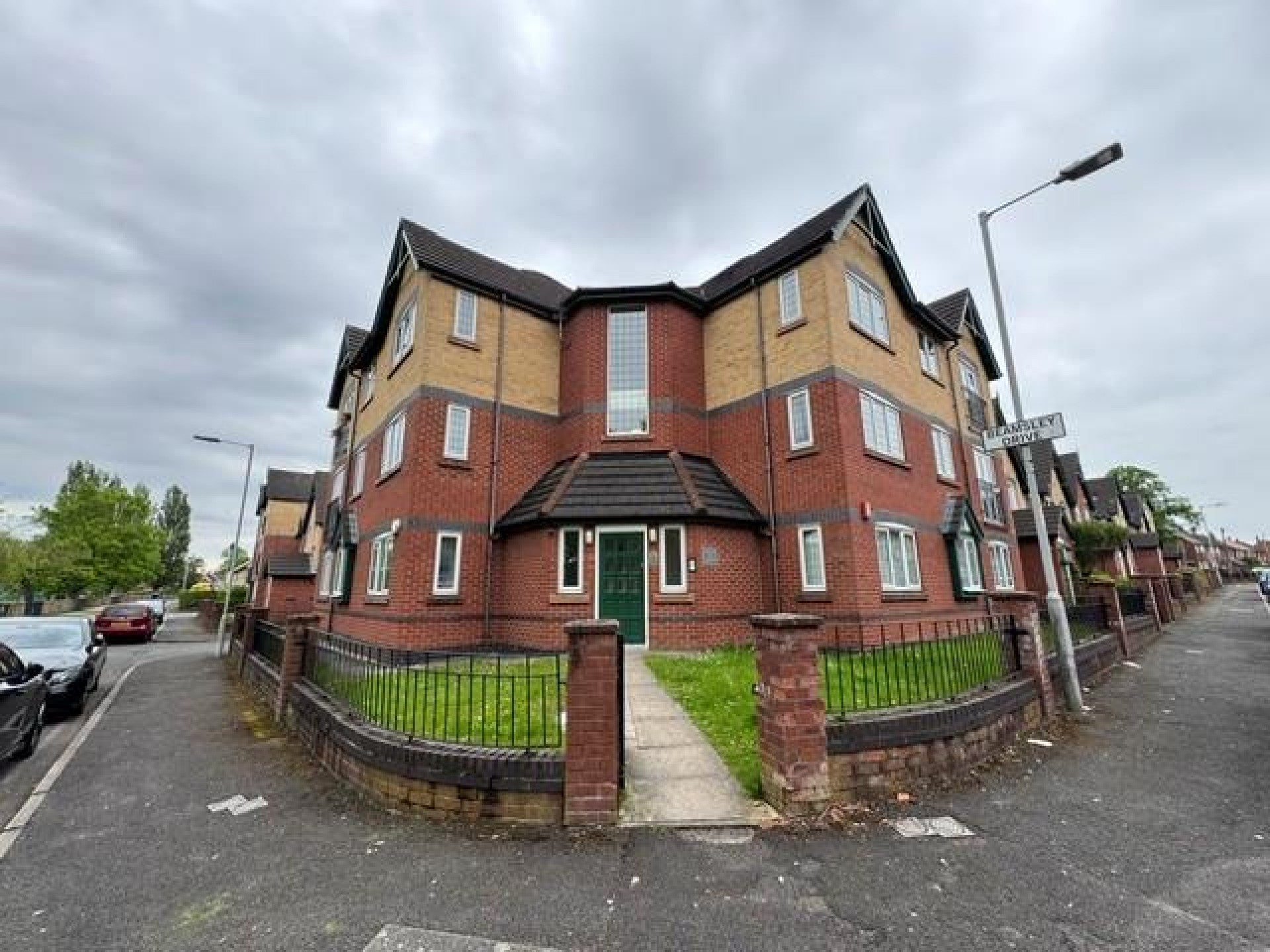 Flat Longhope Road in Manchester