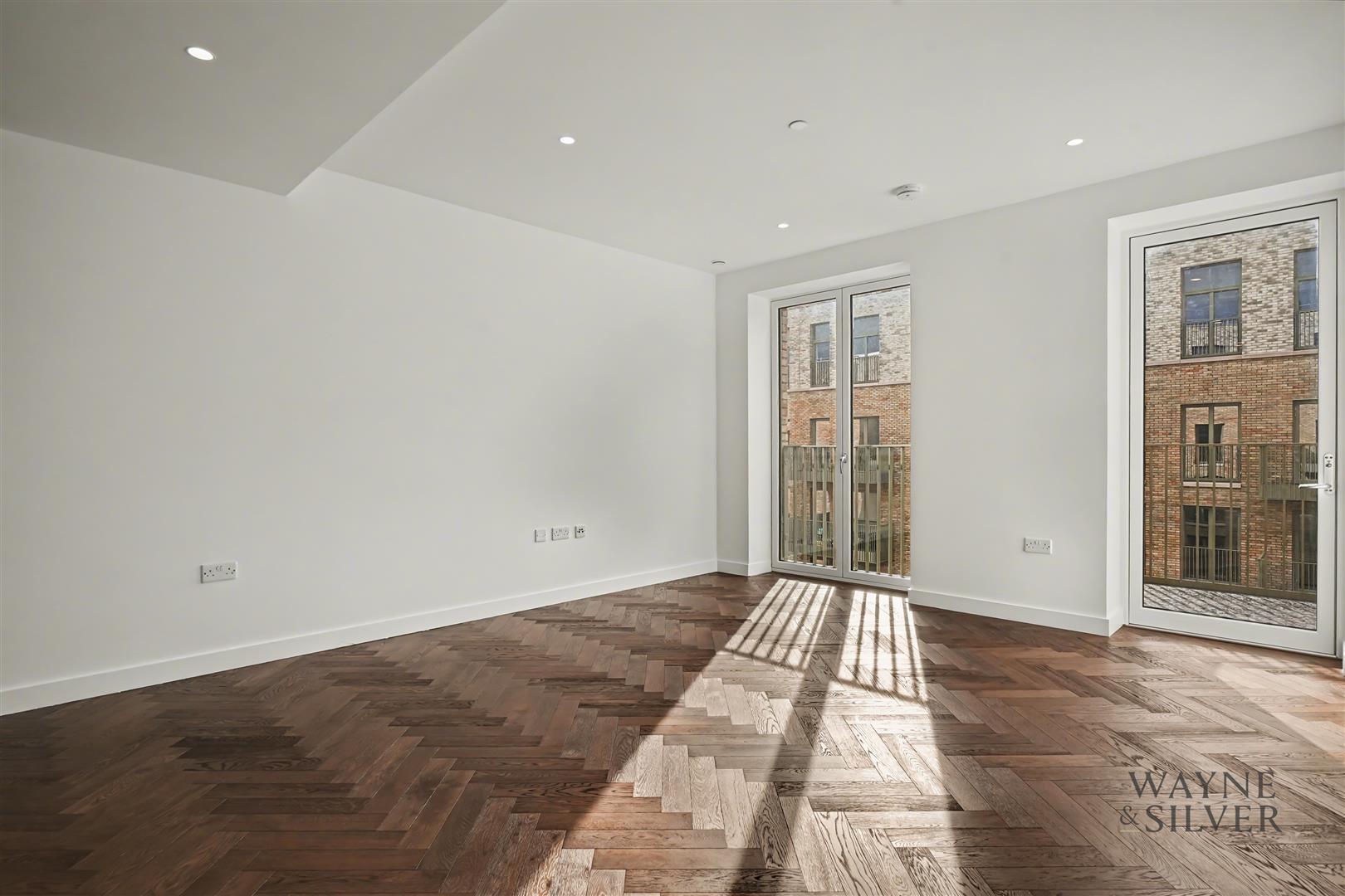 Flat Ribbon Lane in Greater London