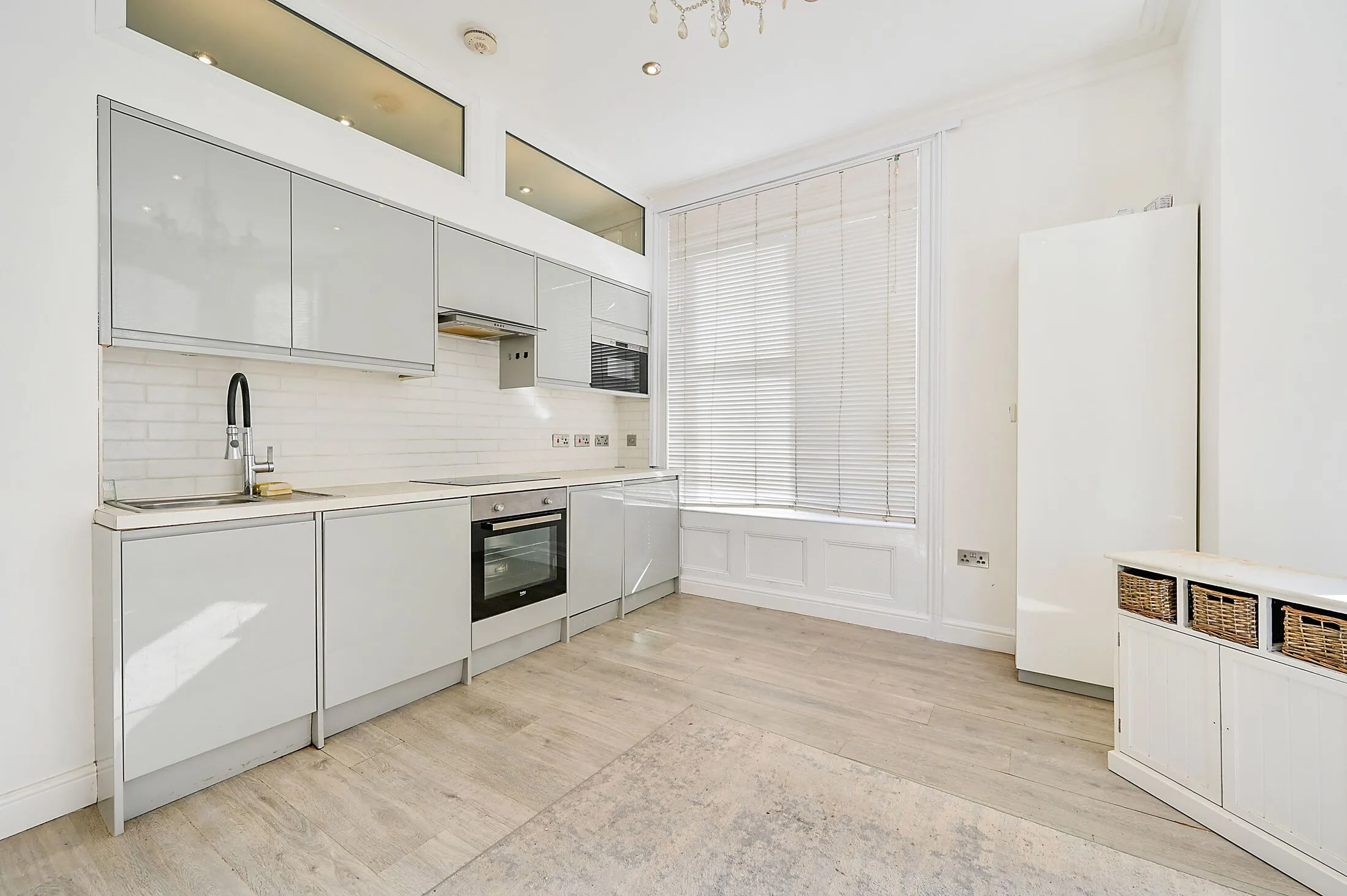 Flat Churchfield Road in Greater London