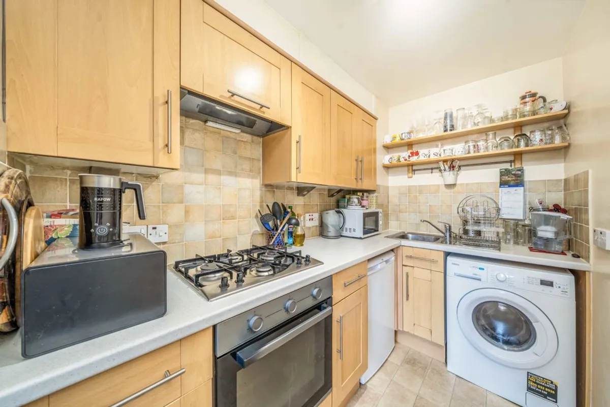 Flat Aslett Street in Greater London