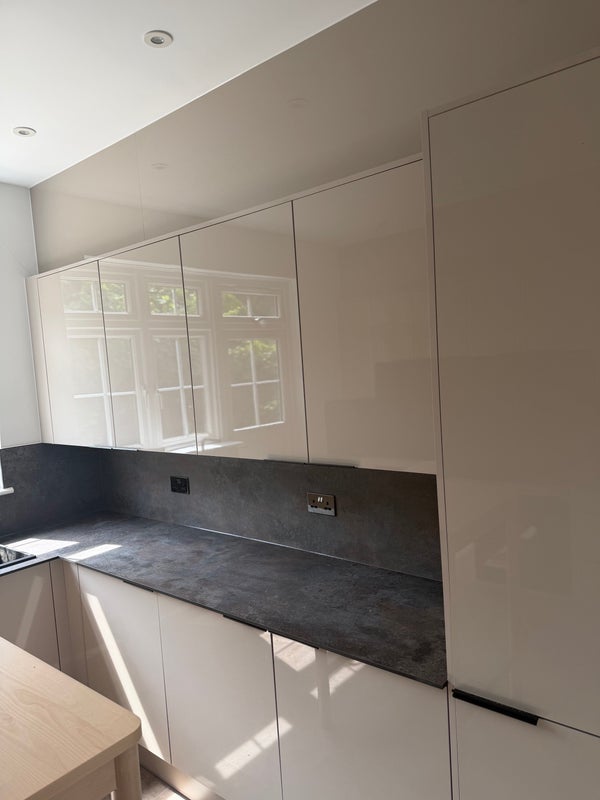 Room Bramley Road in Greater London