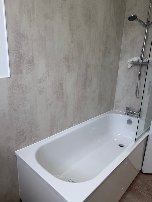 Room Bramley Road in Greater London