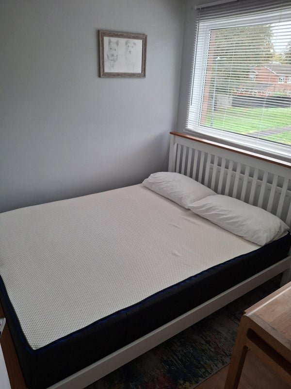 Room Corbison Close in Warwick