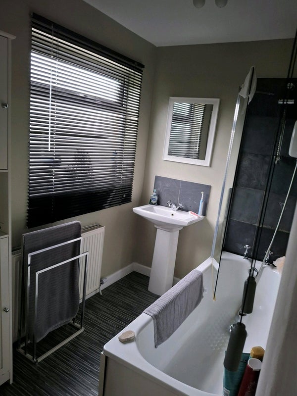 Room Corbison Close in Warwick