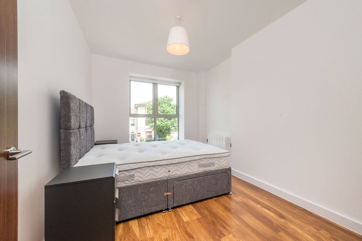 Flat Southampton Way in Greater London