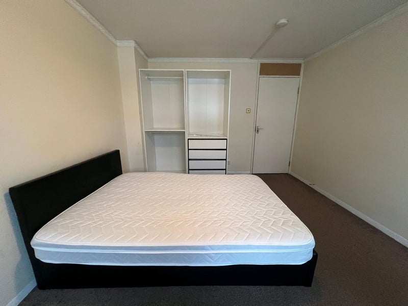 Room Rainhill Way in Greater London