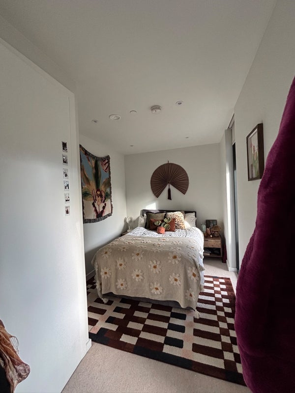 Room Aspin Lane in Manchester
