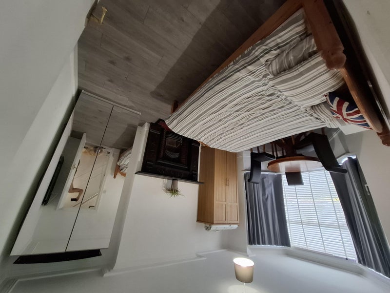 Room Caithness Road in Greater London