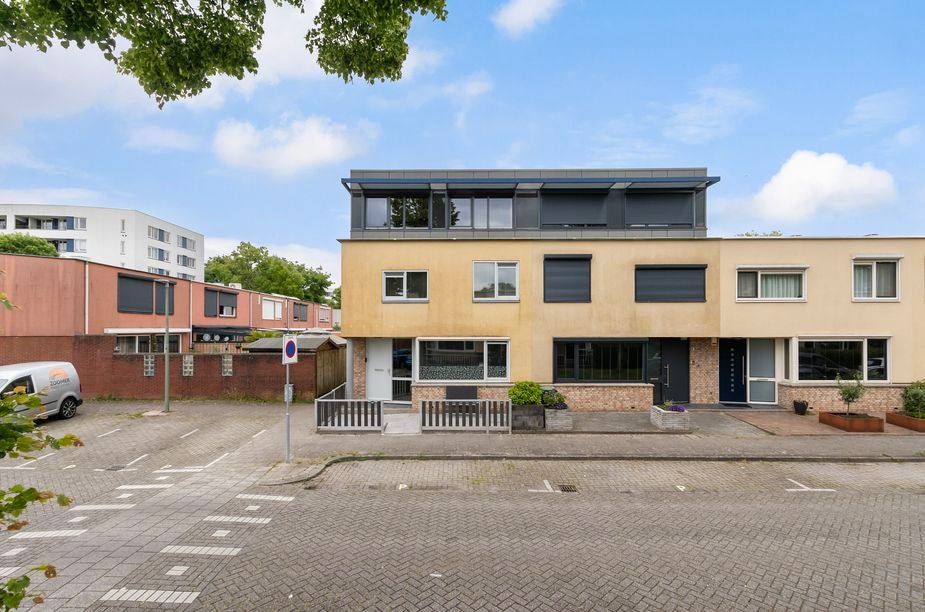 Van Ravesteyn-erf 359 in Dordrecht