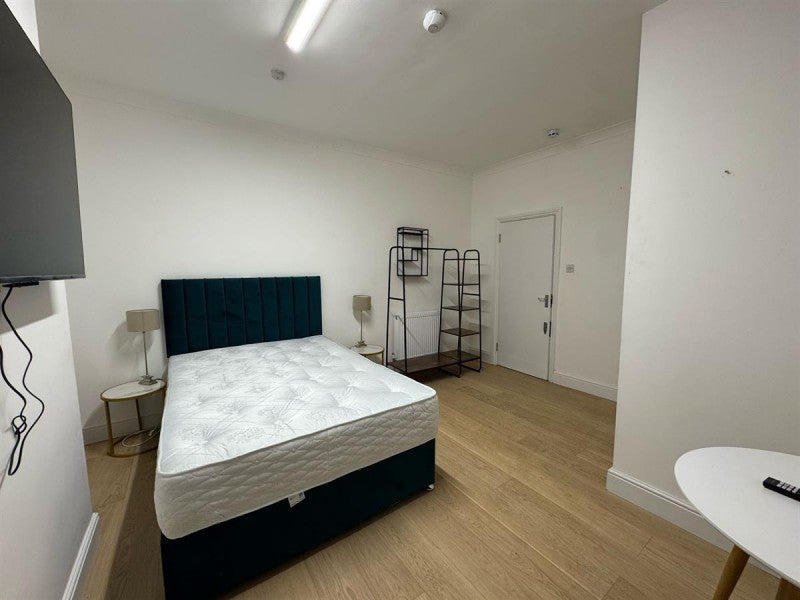 Flat Cromwell Crescent in Greater London