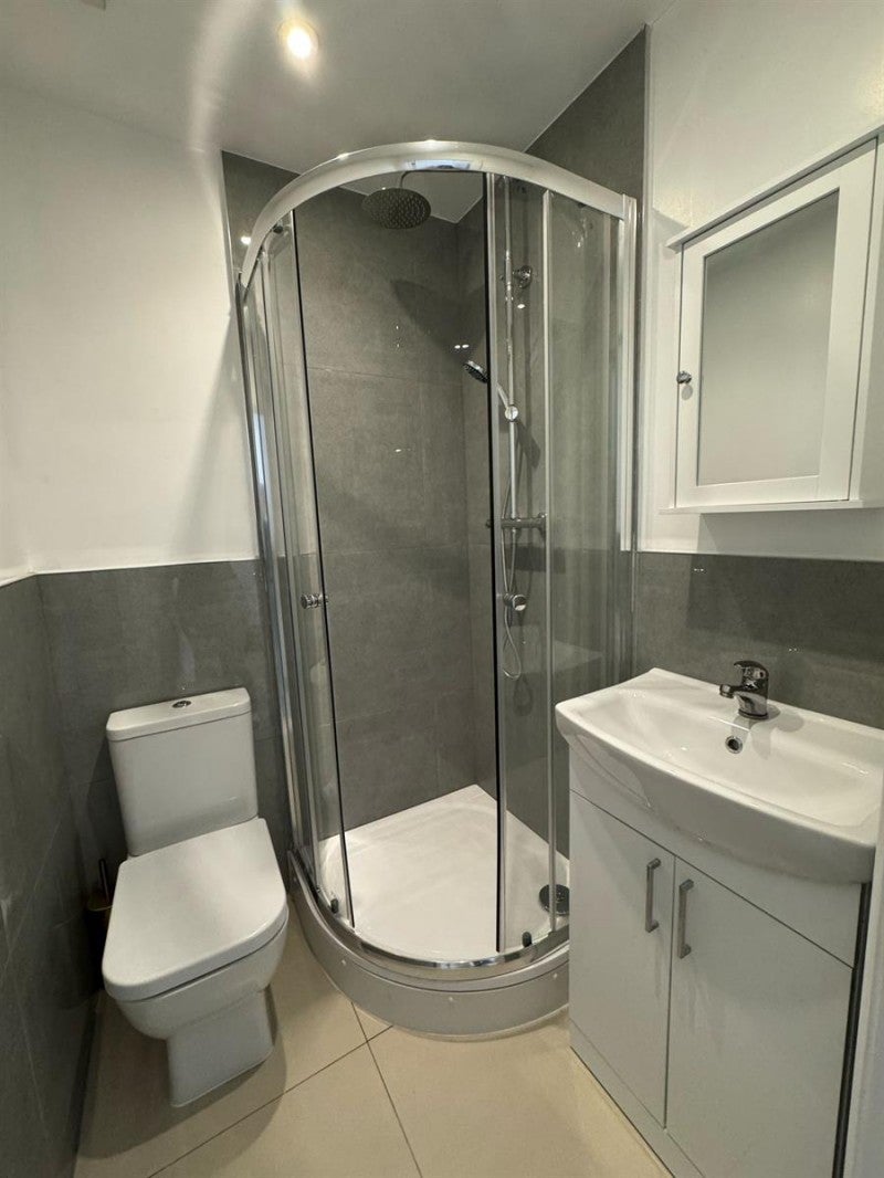Flat Cromwell Crescent in Greater London