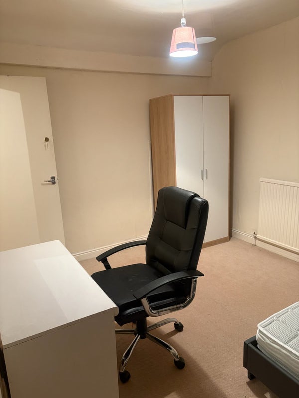 Room Salisbury Road in Sheffield