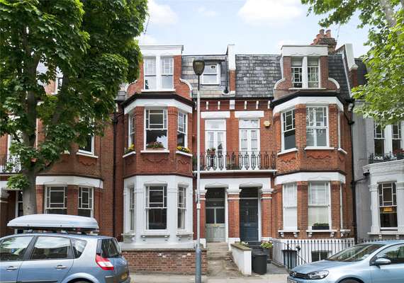 Flat Sotheby Road in Greater London
